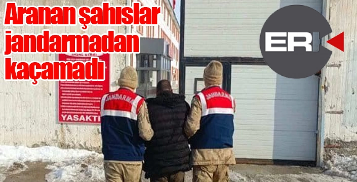 Aranan şahıslar jandarmadan kaçamadı