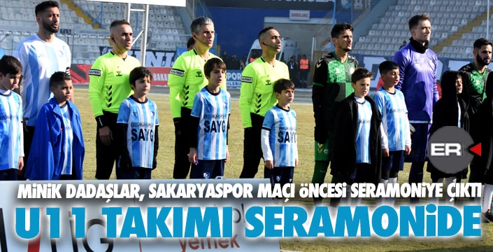 Erzurumspor'un U11 takımı seramonide...